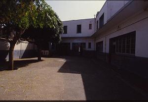 ECOLE MATERNELLE DE GAMBETTA COUR INTERIEURE EN 1984